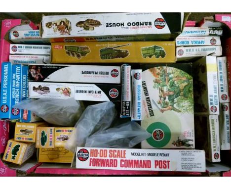 Collection of vintage Airfix soldiers and other items etc   Condition: 