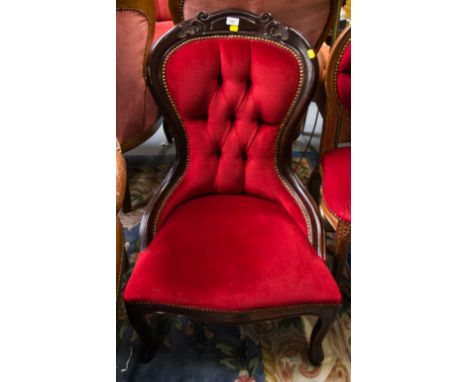 BUTTON BACK LADIES CHAIR