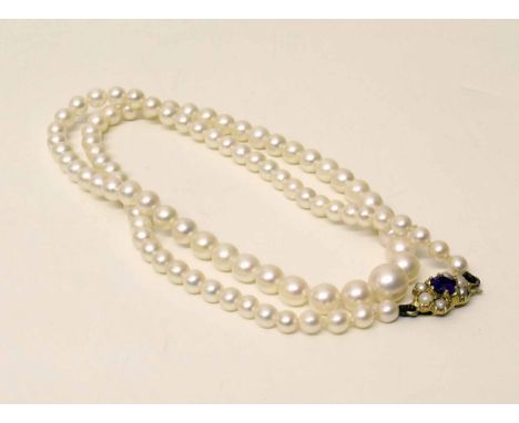Cultured pearl necklace. Condition report: see terms and conditions