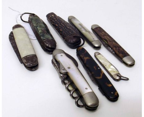 Addersons Scotch Whiskey pen knife and seven others. Condition report: see terms and conditions
