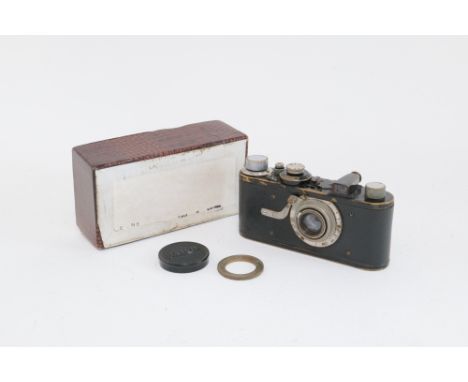 A Leica Ia Camera,&nbsp;black, serial no. 10287, shutter not working, lens flange detached