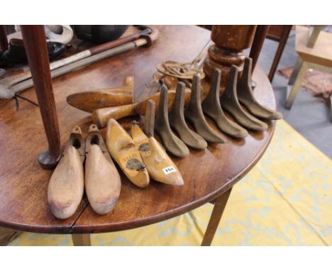 A COLLECTION OF VINTAGE SHOE LASTS, A HAT STRETCHER&nbsp; ETC
