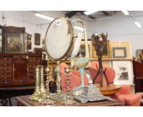 A GROUP OF VICTORIAN AND LATER BRASSWARES TO INCLUDE DESK STANDS, LAMP,ETC