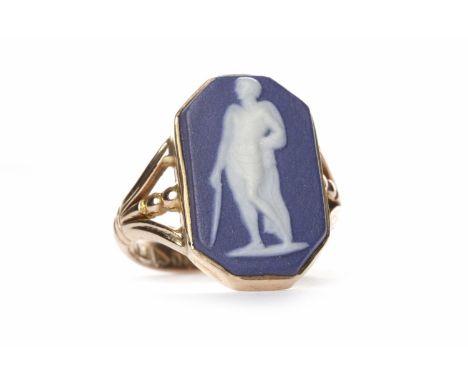 JASPER WARE CAMEO RINGthe octagonal cameo depicting a male figure, in nine carat rose gold, size K-L, 3.9g