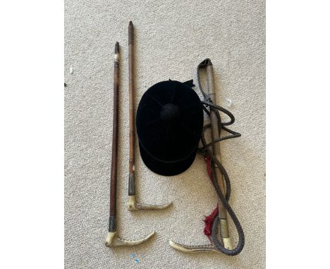 A GENTLEMAN'S RIDING CROP BY MERLE &amp; CO&nbsp;with antler handle and silver collar inscribed 'K. M. P. 1911', 59cm long; t
