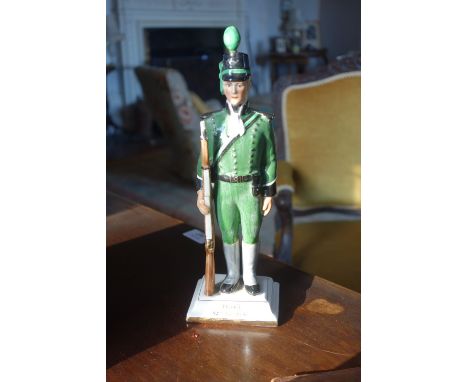 A PAIR OF CONTEMPORARY MILITARY CERAMIC FIGURES Private 95th Regiment, 9½" 