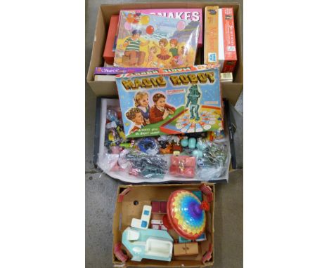 Two boxes of vintage games and jigsaw puzzles**PLEASE NOTE THIS LOT IS NOT ELIGIBLE FOR POSTING AND PACKING** 