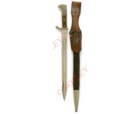 German Third Reich Police Bayonet by Alexander Coppel, Solingen. A good 33 cm blade example with eagle’s head pommel. Two pie