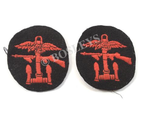 Badge. Combined Operations pair of formation signs of Trooper Douglas “Daggerman” Harding Ex Popski’s Private Army Dark blue 