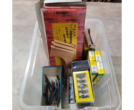 A mixed lot of railway theme accessories including two boxed signals, three boxed VIP scenic bridges and some loose, seven Br