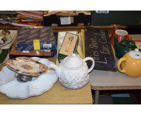 CERAMIC ITEMS INCLUDING A ROYAL WORCESTER TRIPLE DISH AND ROYAL WORCESTER PLATE