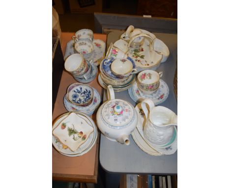 MIXED LOT INCLUDING A TEA POT AND CUPS AND SAUCERS, ALSO A MEISSEN LOBED SAUCER AND DRESDEN SAUCER AND COALPORT PIN TRAYS