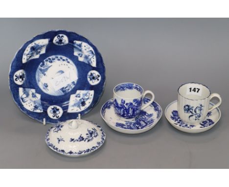 A group of Worcester blue and white