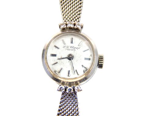 A ladies 18ct white gold Chopard bracelet watch, 17 jewel movement marked 'L. U. Chopard', the silvered dial with baton marke
