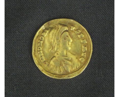 ROMAN GOLD EMPEROR HONORIUS (AD 393-423) GOLD SOLIDUS, obverse with portrait right facing bust, reverse with standing emperor