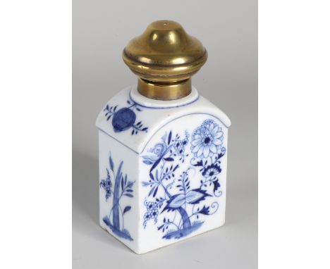 Antique German porcelain tea caddy with Zwiebelmuster decoration + brass lid.&nbsp;Mark cross + H. Circa 1900. Dimensions: H 