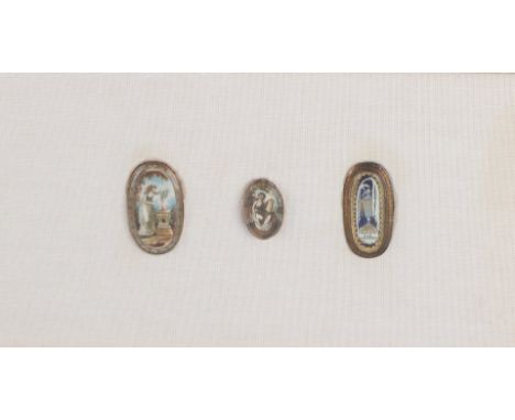 Frame with pass partout with 3 pieces of jewelery including 2 rings, 800/000 and 333/000, with a hand-painted enamel represen
