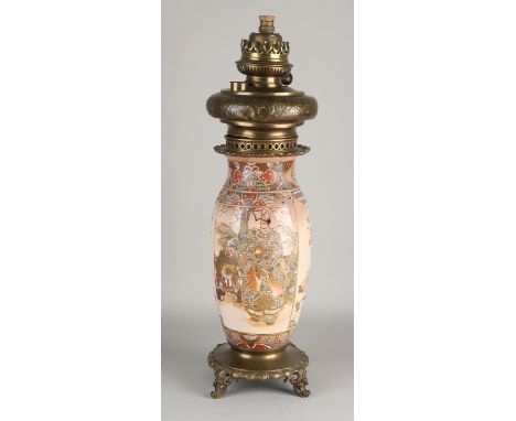 Large antique Japanese Satsuma porcelain kerosene lamp with brass.&nbsp;Figures in landscapes representation + gold decor.&nb
