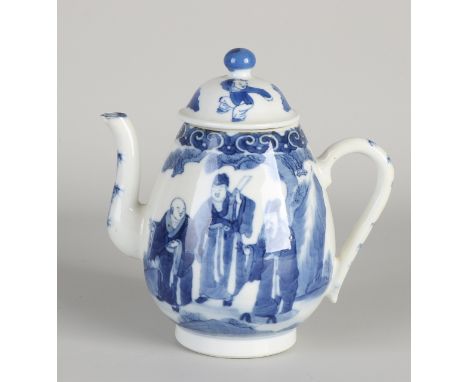 19th century Chinese porcelain teapot with figures decoration and four-character bottom mark.&nbsp;Chip spout + hairline hand