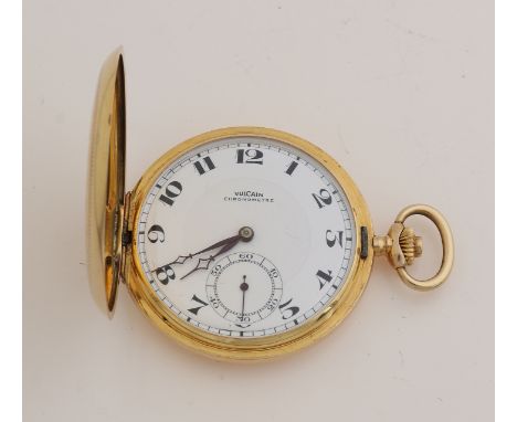 Yellow gold pocket watch, 585/000, marked Vulcain chronometer.&nbsp;The case and lid are provided with lines, on the front wi