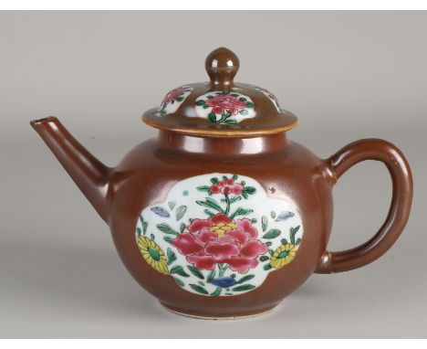 18th Century Chinese porcelain capuchin teapot with Family Rose floral decoration.&nbsp;Handle glued.&nbsp;Size: 13 x 19 x Ø 