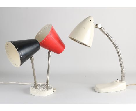 Two metal lamps.&nbsp;50s.&nbsp;1x Two-light wall lamp.&nbsp;1x Desk lamp.&nbsp;Size: 33 - 43 cm.&nbsp;In good condition.