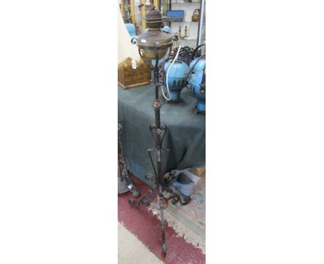 Adjustable standard oil lamp