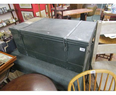 Metal traveling trunk