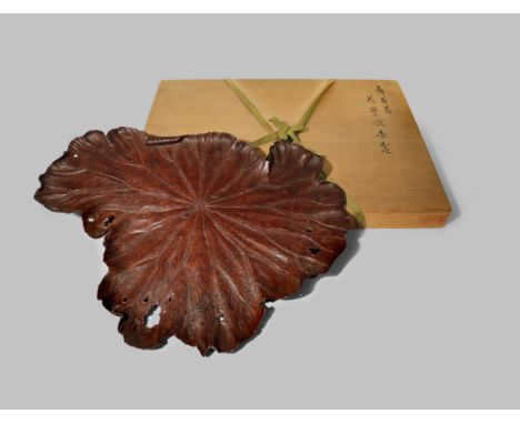 A JAPANESE WOOD INCENSE TRAY, KOBON TAISHO 1912-1926 Shaped as a large lotus leaf with irregular edges and with a small frog 