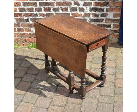 Georgian oak single flap gate leg table with drawer L70cm W84cm H68cm