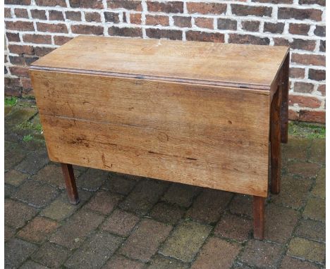 Georgian oak gate leg table