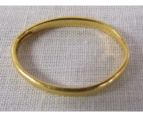 22 ct gold band ring (mis-shapen) weight 2.30 g