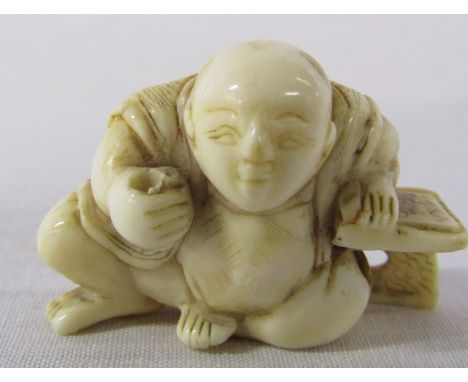 Small Japanese ivory netsuke H 20 mm L 33 mm