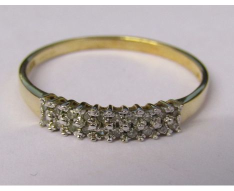 9ct gold diamond chip ring size U / V weight 1.6 g