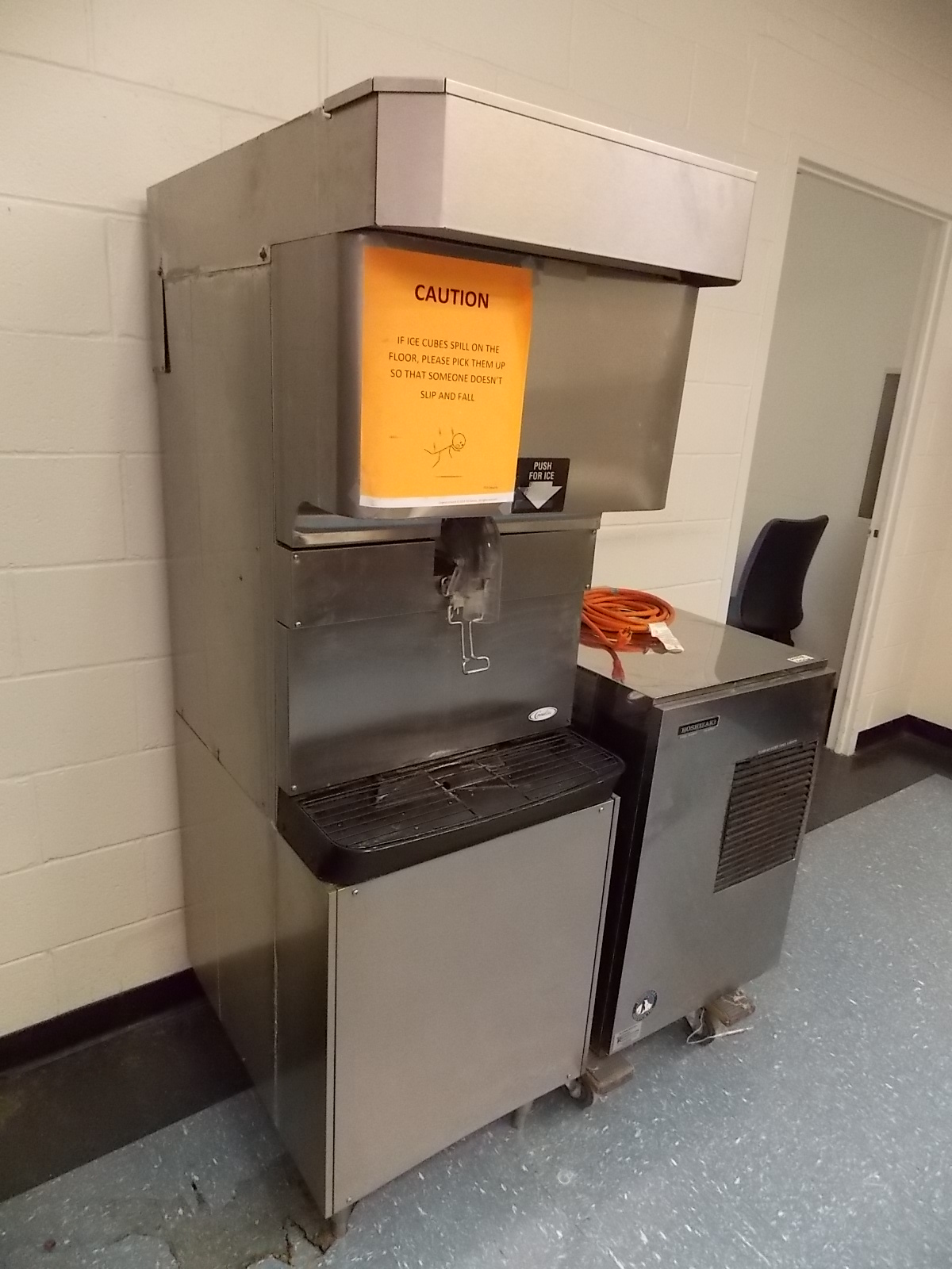 CORNELIUS ICE MACHINE MODEL ED150 (150 BIN) WITH HOSHIZAKI ICE MAKER