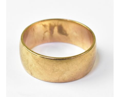 A gentlemen's 9ct gold wide band ring, size R, approx 6.1g.