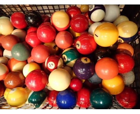 Large quantity of snooker billiards pool and bagatelle balls