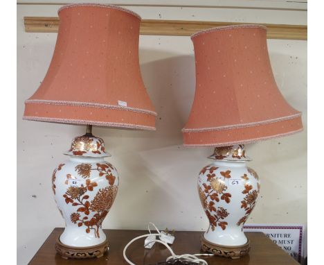 A pair of ceramic table lamps (2) Condition Report: Available upon request