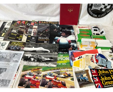 Motor Racing Grand Prix Formula 1: A collection of approx. 320 slide transparencies in boxes from 1970's to include images of