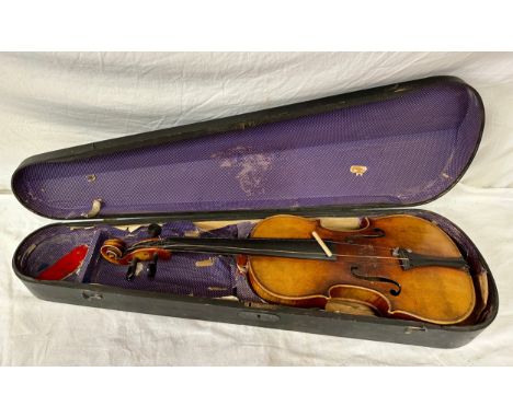 Antonius Stradivarius Cremonensis Faciebat Anno 1725 violin in case.