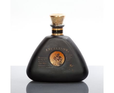 JOHNNIE WALKER EXCELSIOR LIMITED RELEASE ANNO:MCMXCVIII
Blended Scotch Whisky. 750ml, 43% volume. CONDITION REPORT: Very good
