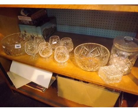 SHELF OF ASSORTED CRYSTAL GLASSWARE