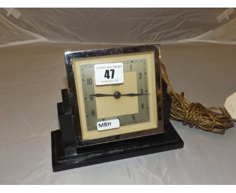 TEMCO BLACK BAKELITE & CHROME ELECTRIC  MANTEL CLOCK
