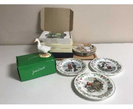 A tray of boxed John Beswick Goose, assorted Wedgwood, Royal Worcester and Masons collector's plates 