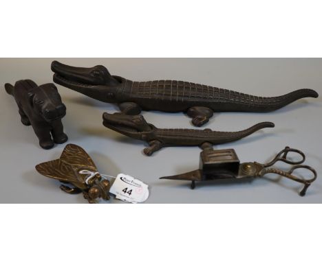 Collection of metalware items to include large crocodile nutcracker, dog nutcracker, brass bee ashtray, small crocodile nutcr