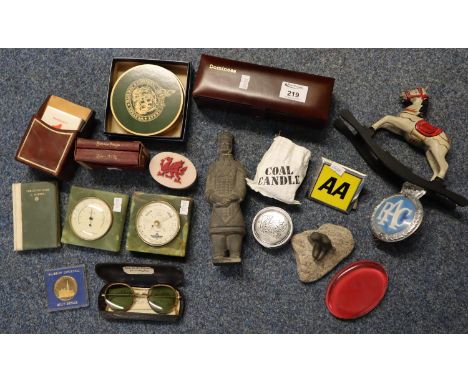 Box of oddments to include onyx desk barometers, AA & RAC car badges, pair of vintage cased spectacles, case of modern domino