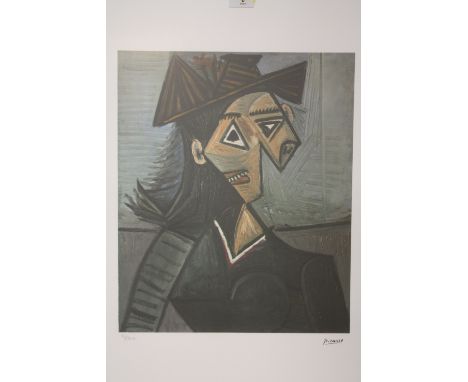 A FRAMED AND GLAZED LIMITED EDITION PICASSO ABSTRACT PORTRAIT STUDY PRINT 51/200 WITH BLIND STAMP LOWER LEFT SIZE - 37CM X 45