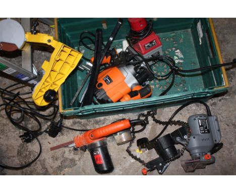 TWO TRAYS OF POWER TOOLS ETC TO INC A 200W CIRCULAR SAW - HOUSE CLEARANCE