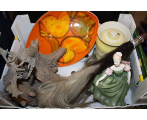 A SMALL TRAY OF CERAMICS TO INCLUDE A ROYAL DOULTON MICHELLE FIGURE HN 2234, HN358 SAIRY GAMP FIGURE, POOLE DISH ETC. 