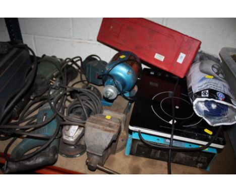ELECTRICALS AND POWER TOOLS TO INC A POWER SOURCE PURE, CLARKE BENCH GRINDER, CIRCULAR SAWS ETC PLUS A TOOLBOX